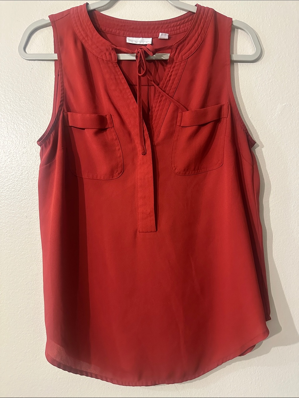 NEW YORK and COMPANY Women’s Red Sleeveless Tie-Neck Blouse Sz S